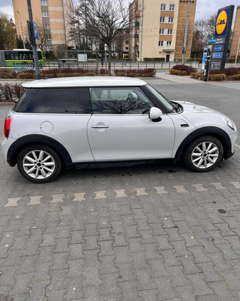 MINI Cooper cena 70000 przebieg: 38200, rok produkcji 2017 z Poznań małe 106